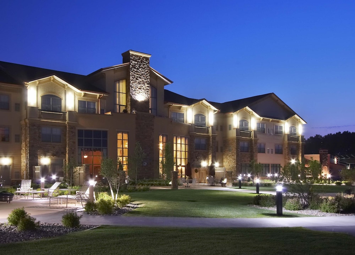 Exterior & Views 2, ClubHouse Hotel & Suites - Fargo, Cass