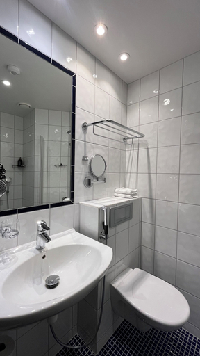 Bathroom 4, Hotel Raumanlinna, Satakunta