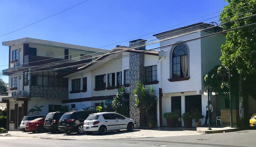Exterior & Views