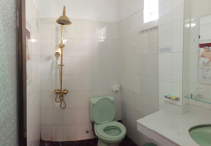 Bathroom 5, Kocmoc Ha Long, Hạ Long