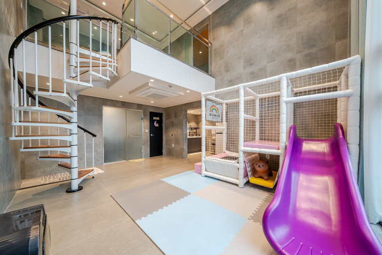 Room 2, Geoje Rainbow Kids Pool Villa, Geoje