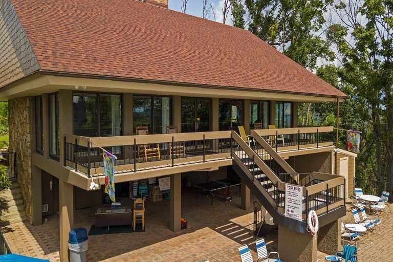 Terrace/patio 2, Smoky Mountain Game Den, Sevier