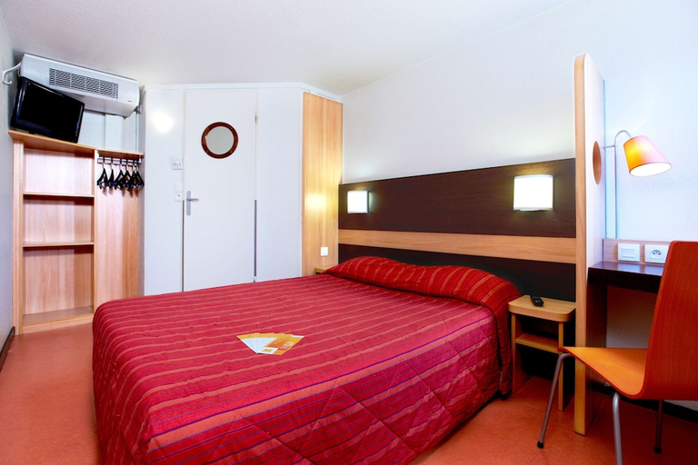 Bedroom 4, Premiere Classe Dunkerque Est Armbouts Cappel, Nord