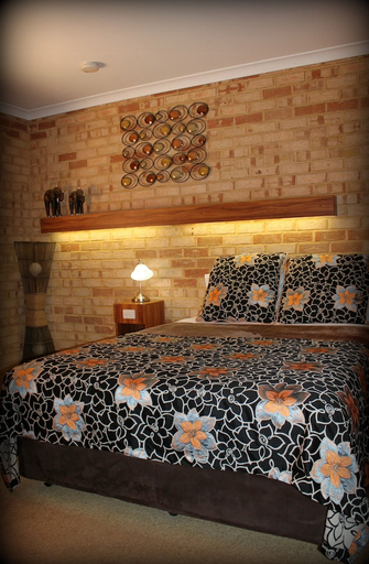 Bedroom 2, York Motel, York