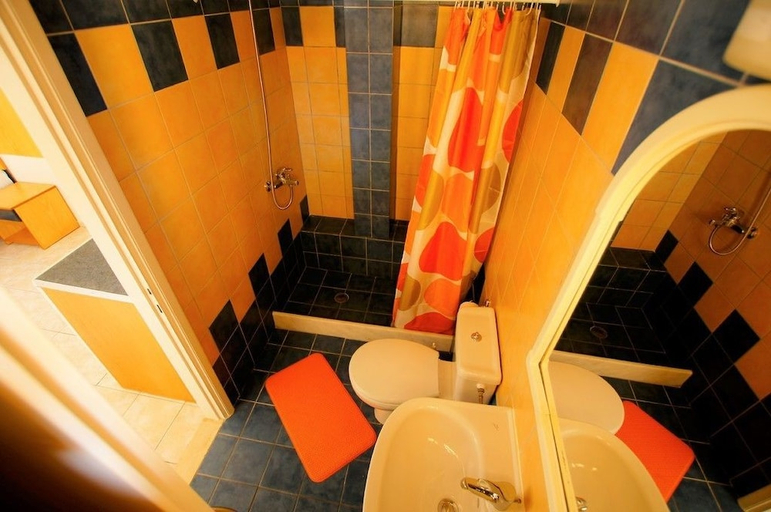 Bathroom 5, Toni's Guesthouse, Ionian Islands