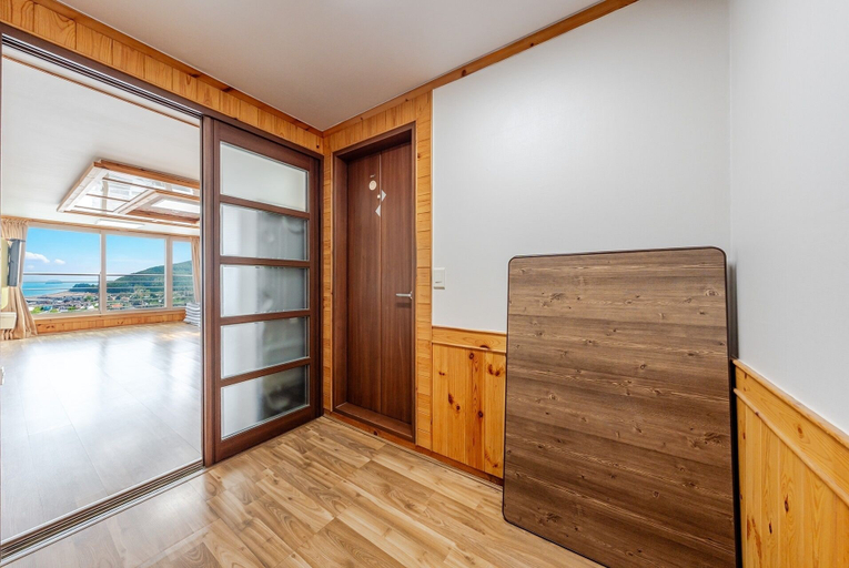 Room 2, Muuido Haedungsil Pension, Jung
