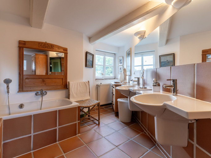 Bathroom 5, charmante Ferienwohnung am Hafen, Nordfriesland