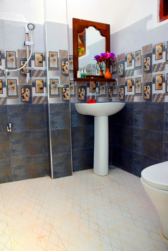 Bathroom 3, Matota Family Villa, Matara Four Gravets
