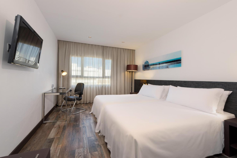 Bedroom 2, Hotel Cadiz Paseo Del Mar Affiliated By Melia, Cádiz