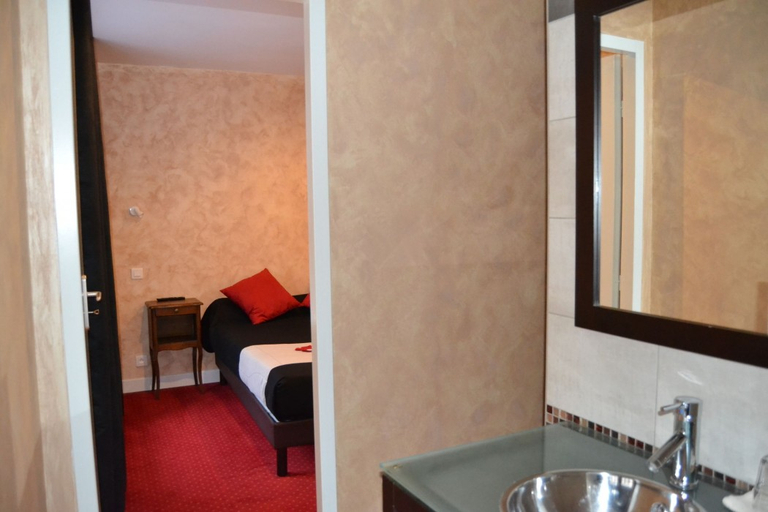 Bathroom 2, Hôtel du Lion Vert, Haute-Saône