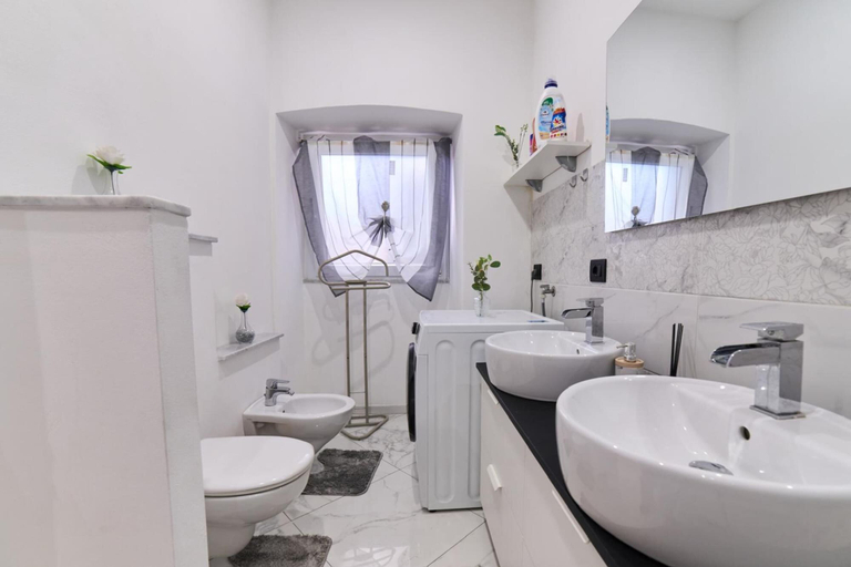 Bathroom 3, Cianta - Apartment With Terrace and Parking, Savona