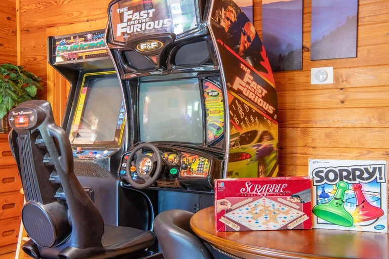 Game room 5, Nicoha, Sevier