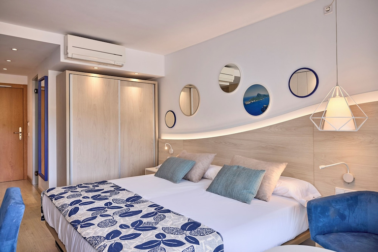 Bedroom 3, Universal Aparthotel Don Camilo, Baleares