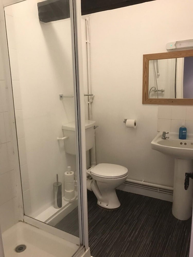 Bathroom 3, The Kicking Dickey, Essex