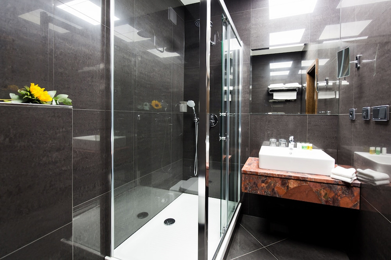 Bathroom 4, Selsky Dvur Sivek Hotels, Praha 10