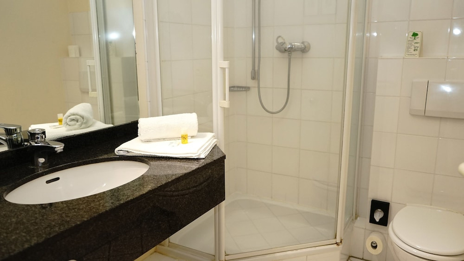 Bathroom 5, Entree Hotel Groß Borstel, Hamburg