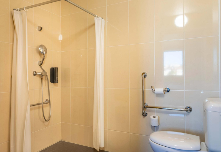 Bathroom 4, B&B HOTEL MARTIGUES Port de Bouc, Bouches-du-Rhône