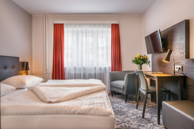 Bedroom 3, Signature Hotel Astoria Hamburg, Hamburg