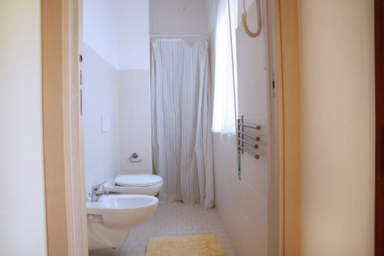 Bathroom 5, Hotel Lagomaggio, Rimini