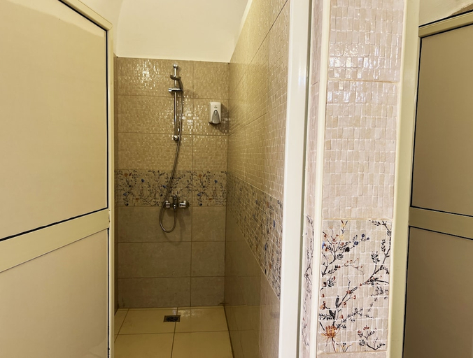 Bathroom 3, Marsa Nakari Village, Marsa 'Alam