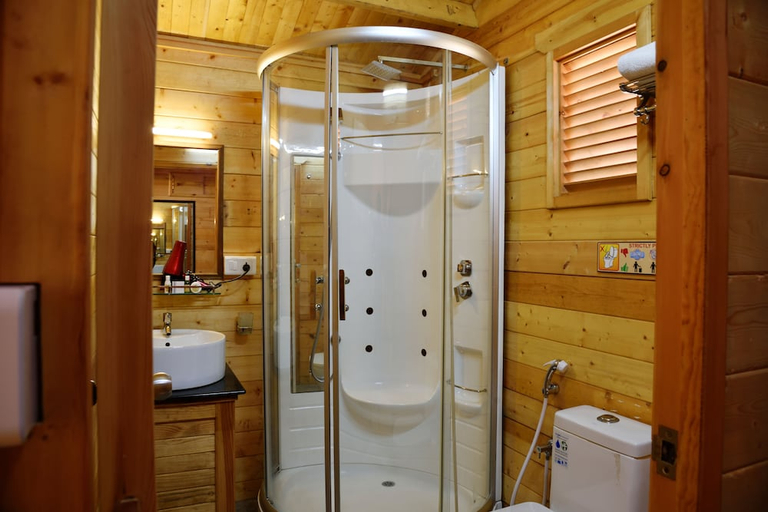 Bathroom, Majestic Beach Comforts, South Goa