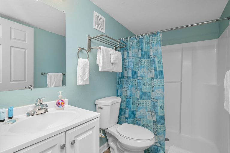 Bathroom 4, Latitude 26 Waterfront Resort & Marina, Lee