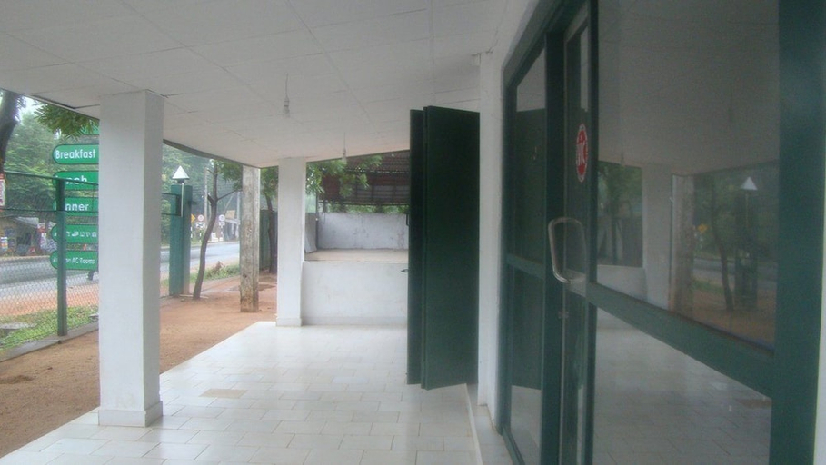 Others 5, Asix Hotel, Trincomalee Town and Gravets