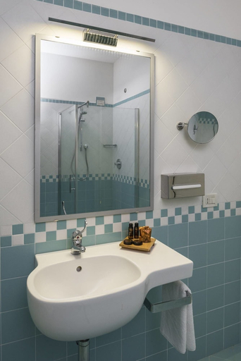 Bathroom 4, Parco Degli Aromi Resort & Benessere, Trapani