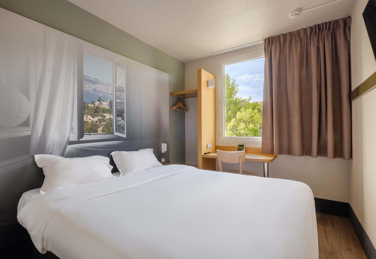 Bedroom 1, B&B HOTEL Antibes Sophia Antipolis, Alpes-Maritimes