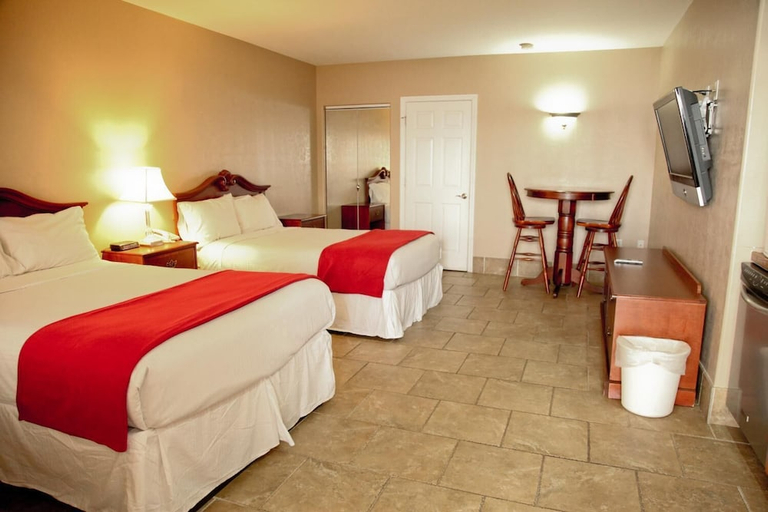 Bedroom 2, Lake Grassy Inn & Suites, Highlands