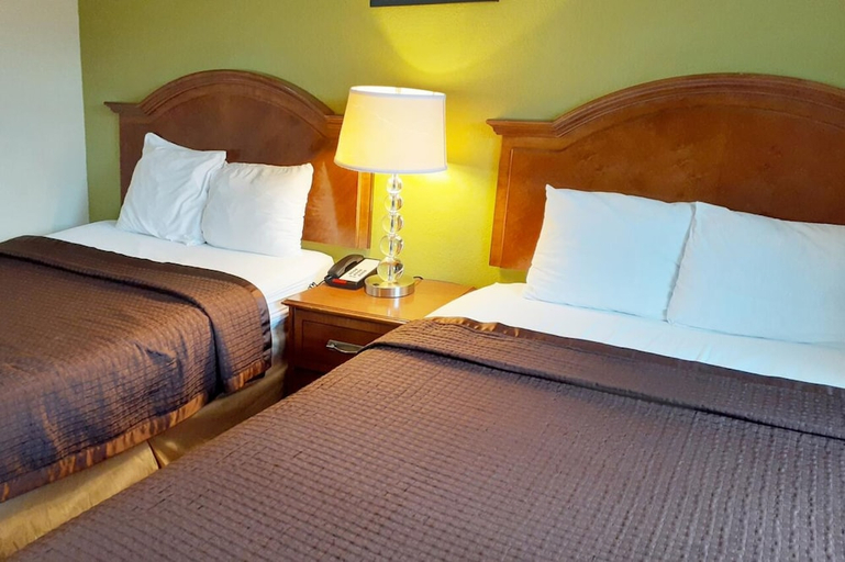 Bedroom 3, Savannah Garden Hotel, Chatham