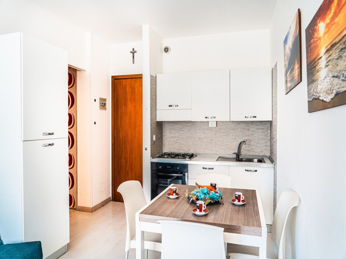 Dining room 5, A Lovely Modern Flat a Stone Throw From the sea, Venezia