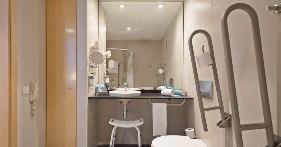 Bathroom 4, INNSiDE Barcelona Aeropuerto, Barcelona
