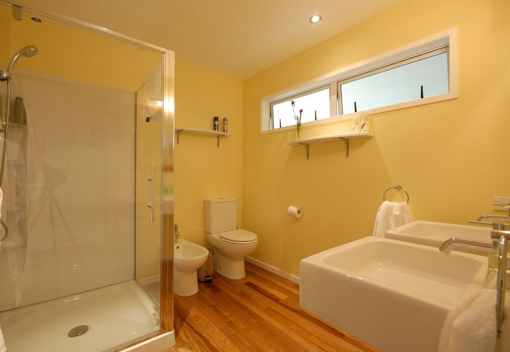 Bathroom 3, BELLROCK LODGE, Far North