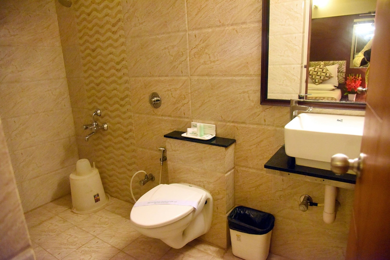 Bathroom 3, Greens Gate Chennai, Chennai