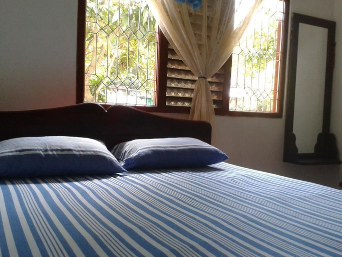 Bedroom 3, Pearl Villa, Weligama