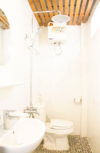 Bathroom 5, The Bay - Ha Long Homestay, Hạ Long