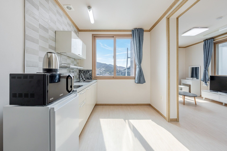 Room 2, Yeosu Turtleship Pension, Yeosu