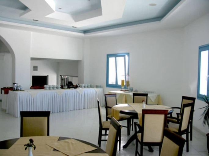 Food & Drinks, Captains Rock, South Aegean