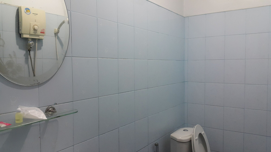 Bathroom 3, Sadudee Mansion, Muang Surat Thani