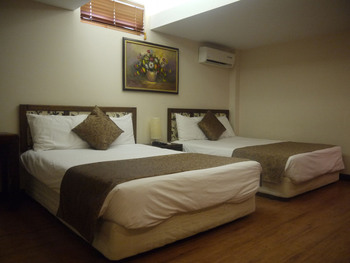 Bedroom 3, Holiday Saipan Hotel, Saipan