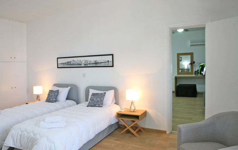Others 3, Corina Suites and Apartments