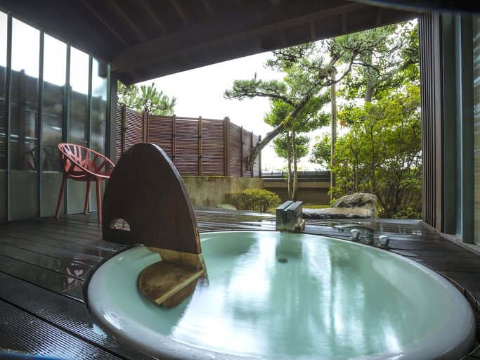 Sport & Beauty 5, HOTEL YAGI, Awara