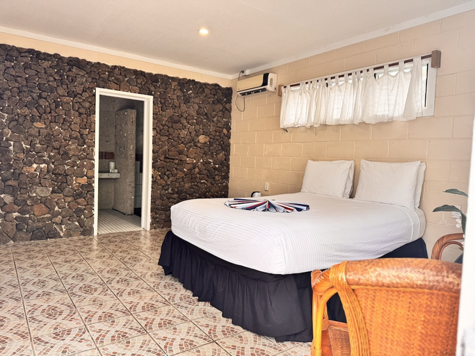 Bedroom 2, Orator Hotel Samoa, Faleata West