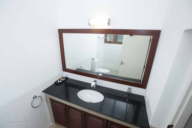 Bathroom 5, Jaffna Heritage Hotel, Jaffna