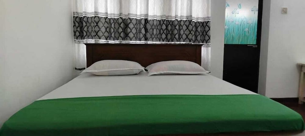 Others 2, Hotel Lakeside, N. Palatha East