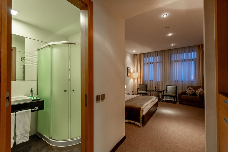 Bedroom 2, Zirve Hotel, Qusar