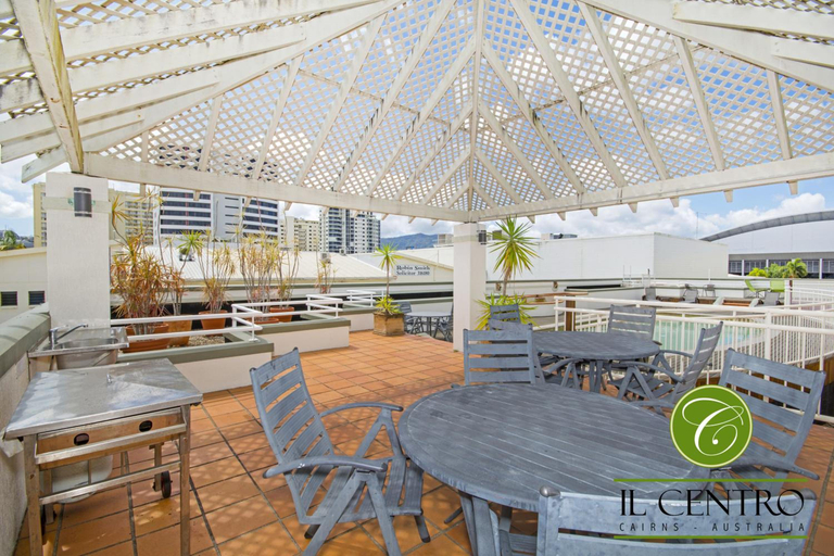 Food & Drinks, Il Centro Apartment Hotel, Cairns