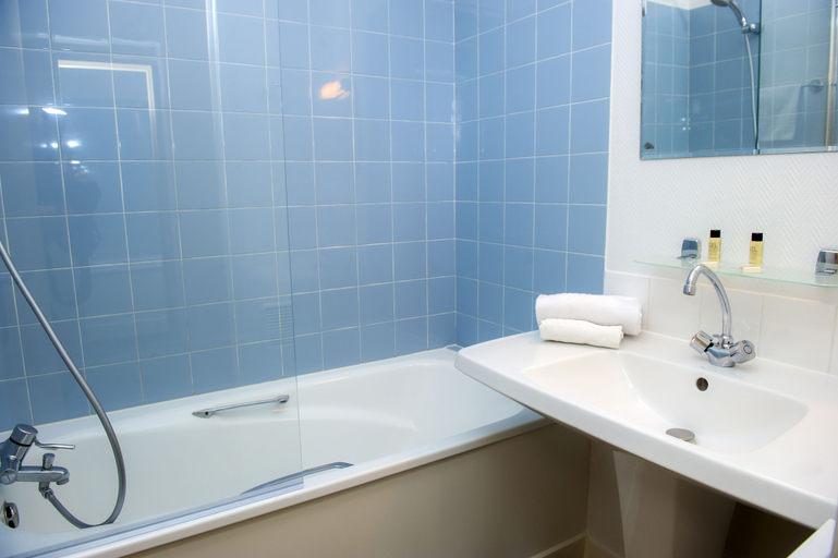 Bathroom 4, Residence Villa Régina, Gironde