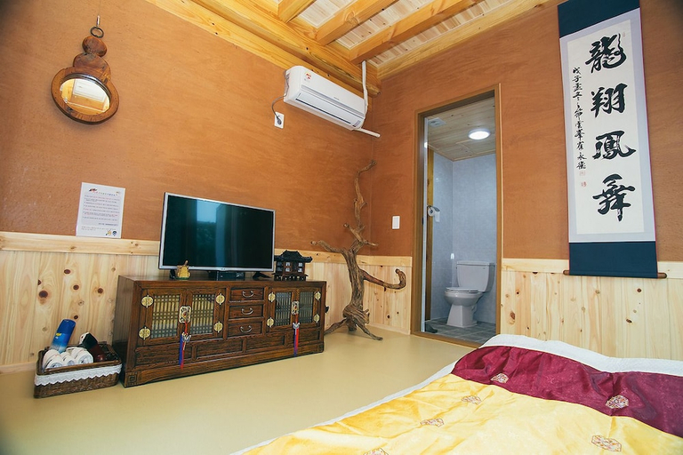 Bedroom 2, Laon Hanok Gguljam, Jeonju